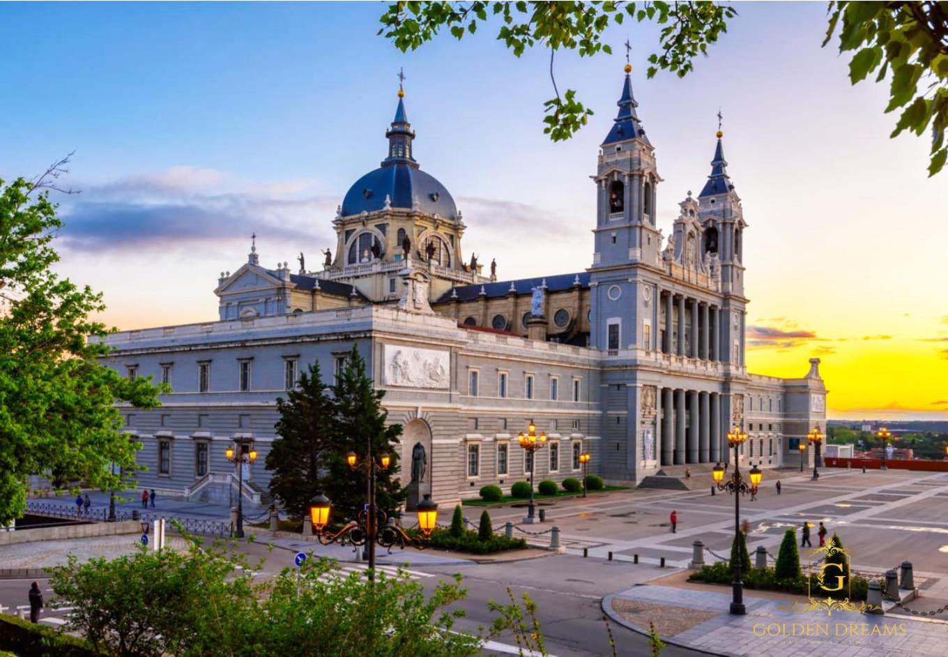 Luxe Apartment Madrid 7 Paradas De Metro De Sol Eksteriør bilde